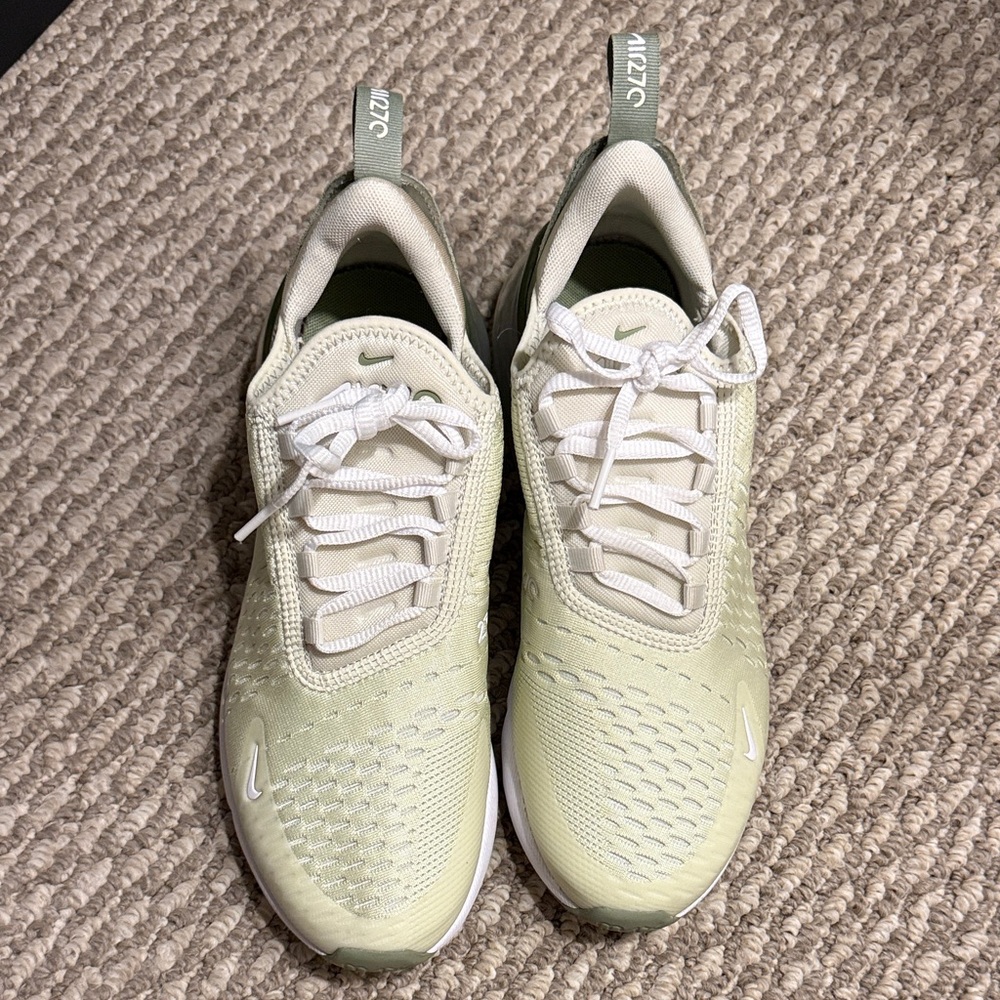 Nike Women's Light Green Air Max 270 Sneakers